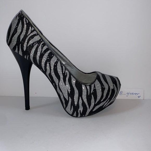 NWOT 9 Silver Black Zebra Sequin Pumps Shii By Journeys - Picture 7 of 17